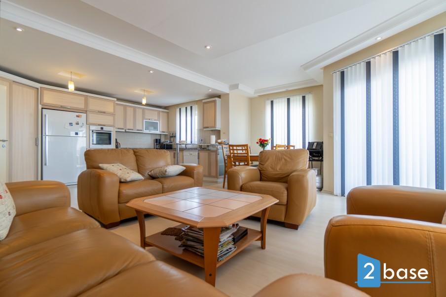 Image of Elite 4 sea and castle view penthouse