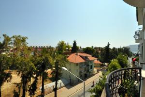 Image of Bilgehan Sea and Castle