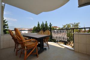 Image of Bilgehan Sea and Castle