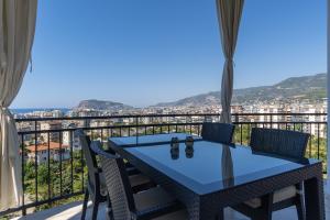 Image of Panorama Garden D32 Full castle and sea