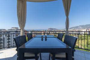 Image of Panorama Garden D32 Full castle and sea