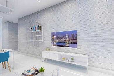 Das Wohnzimmer des Apartments in Alanya verfügt über eine weiße Ziegelwand, moderne Regale und ein helles, minimalistisches Dekor mit Marmorböden.